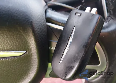 2015 Chrysler 200 C z USA, uszkodzony, nr VIN 1C3CCCCB7FN520537